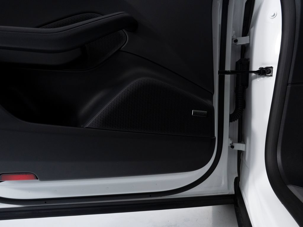 Certified 2025 Porsche Macan 4 Electric AWD/4WD image 21