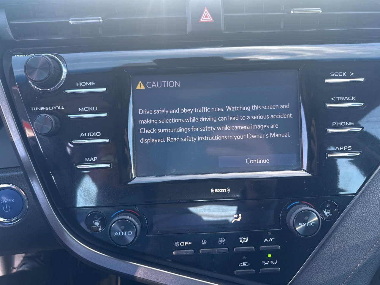 Used 2020 Toyota Camry LE image 21