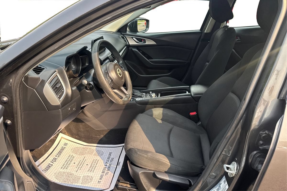 Used 2018 MAZDA MAZDA3 Sport FWD image 9