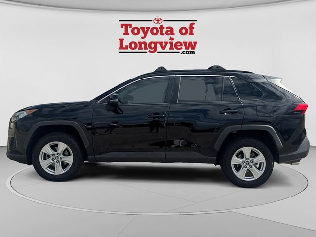 Used 2019 Toyota RAV4 XLE w/ Convenience Package FWD image 2