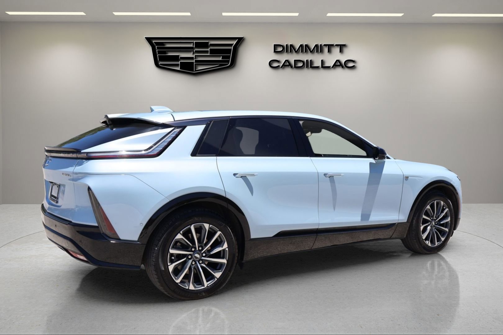 Certified 2024 Cadillac Lyriq Sport w/ LPO, Floor Liner Package AWD/4WD image 5