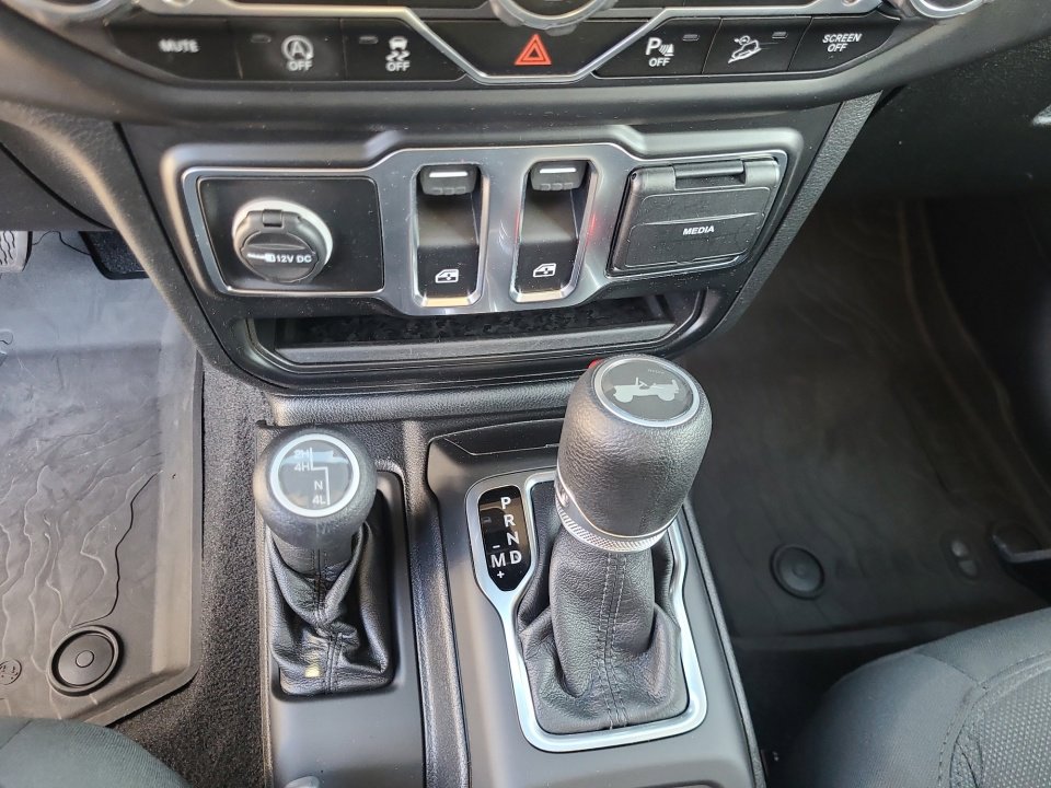 Used 2020 Jeep Wrangler Sport AWD/4WD image 38