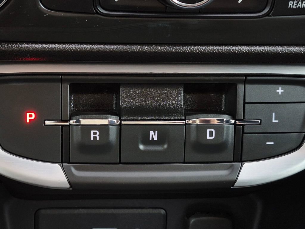 Used 2023 GMC Terrain SLE w/ Driver Convenience Package image 22