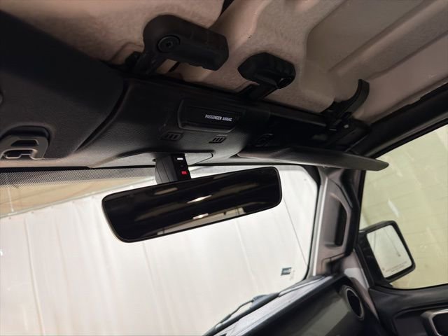 Used 2018 Jeep Wrangler Unlimited Sahara w/ Uconnect 4C Nav & Sound Group image 18