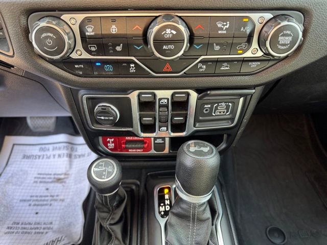 Used 2024 Jeep Wrangler Unlimited AWD/4WD image 17