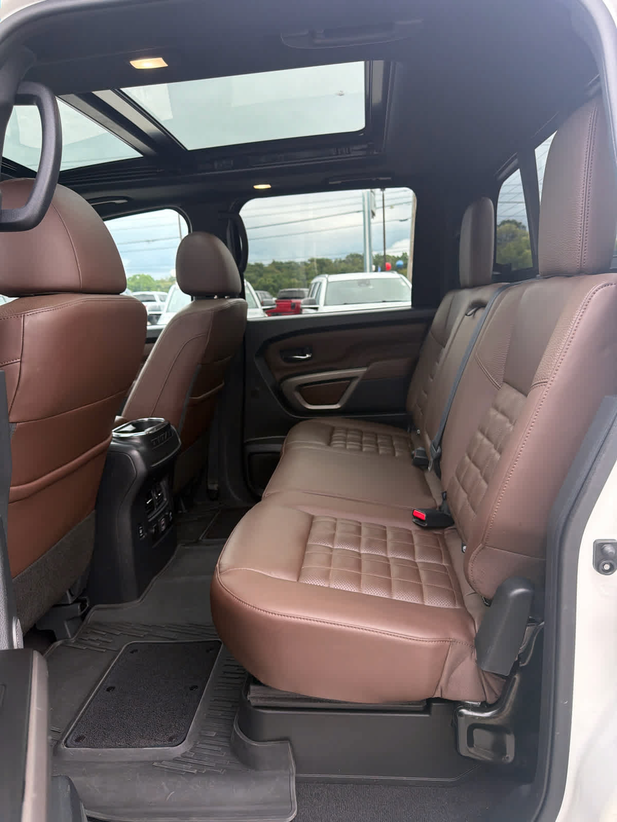 Used 2024 Nissan Titan Platinum Reserve w/ Moonroof Package AWD/4WD image 13