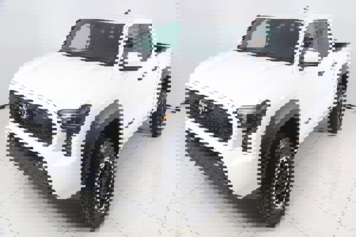 Used 2024 Toyota Tacoma TRD Off-Road image 19