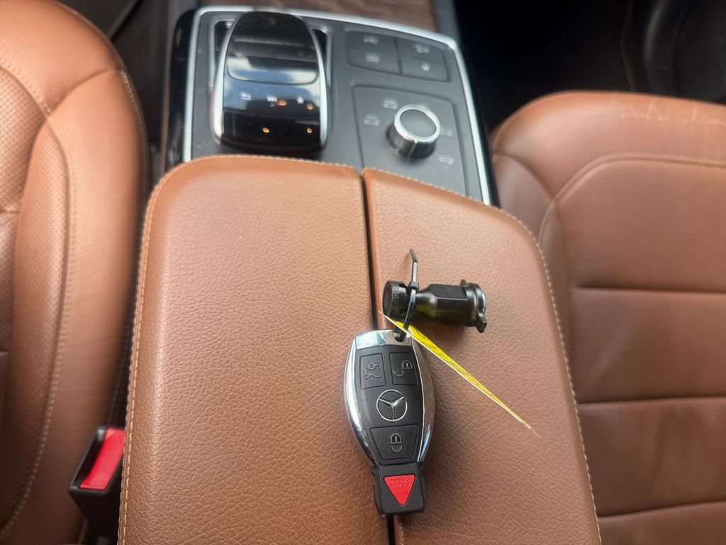 Used 2017 Mercedes-Benz GLS 450 4MATIC image 27