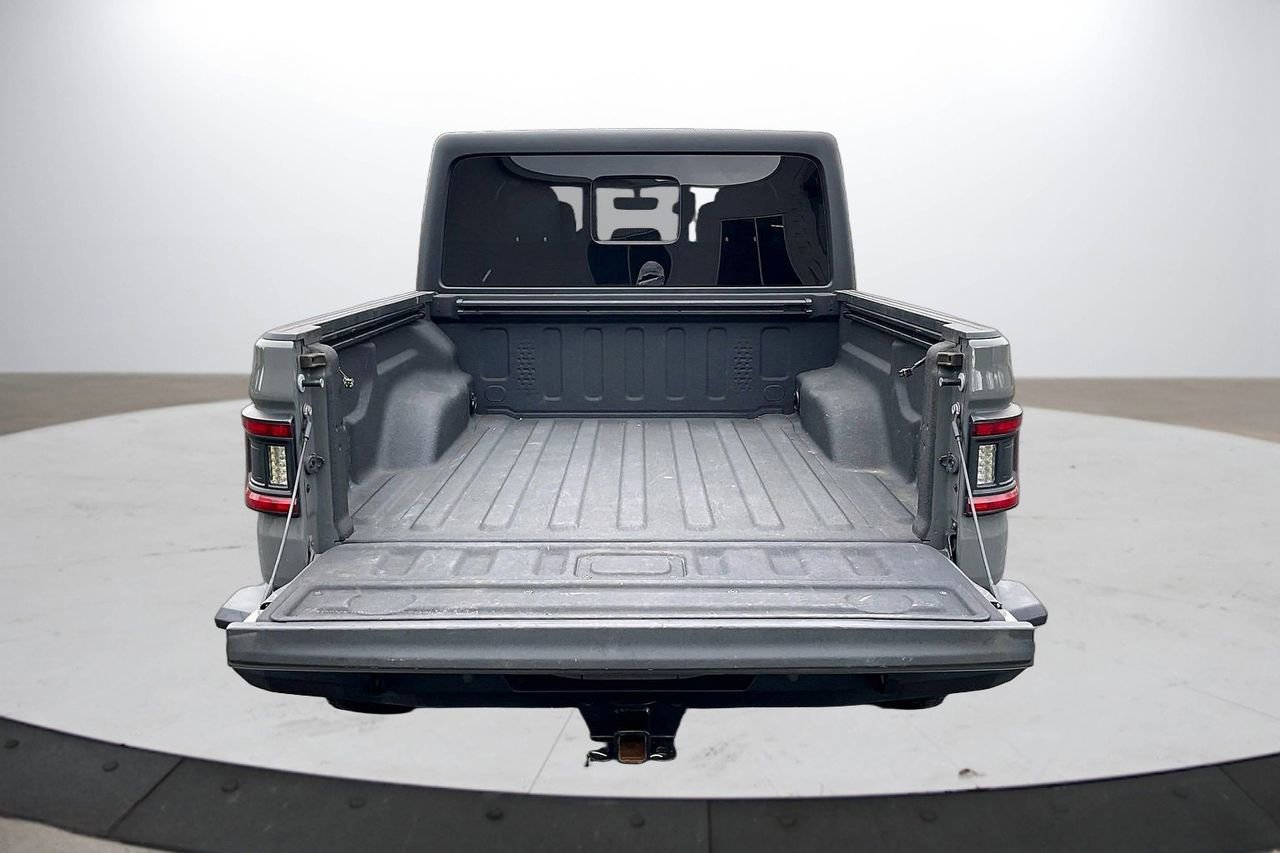 Certified 2022 Jeep Gladiator Overland w/ Popular Equipment Package image 26