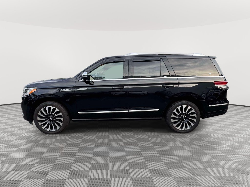 Used 2024 Lincoln Navigator Black Label AWD/4WD image 4
