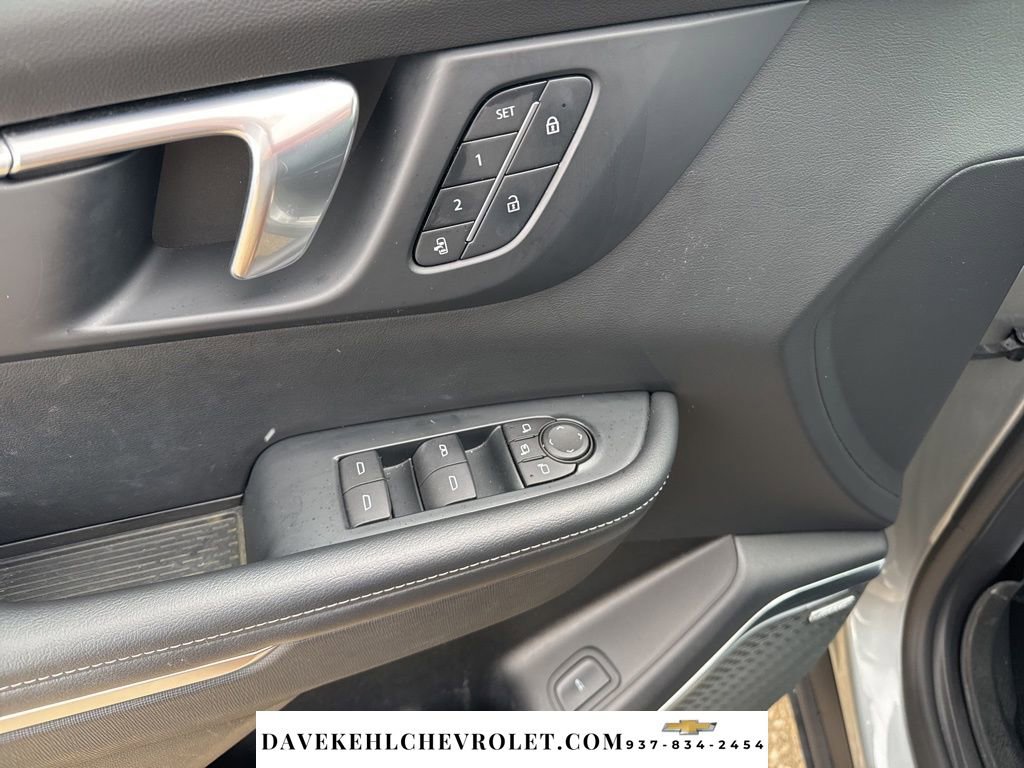 Used 2025 Buick Enclave Preferred w/ Power Package image 9