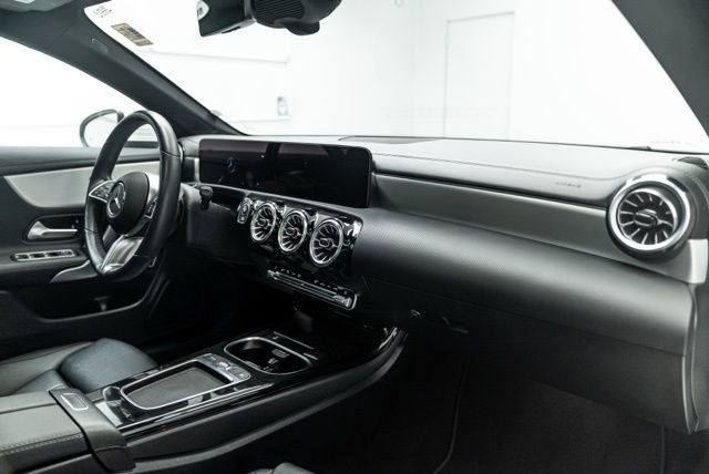 Used 2025 Mercedes-Benz CLA 250 image 14