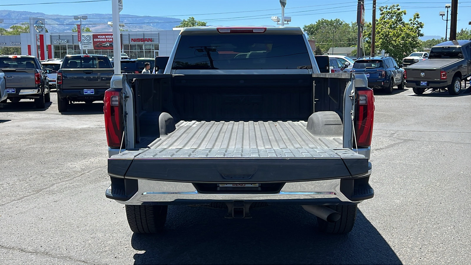 Certified 2024 GMC Sierra 2500 SLT w/ SLT Convenience Package AWD/4WD image 7
