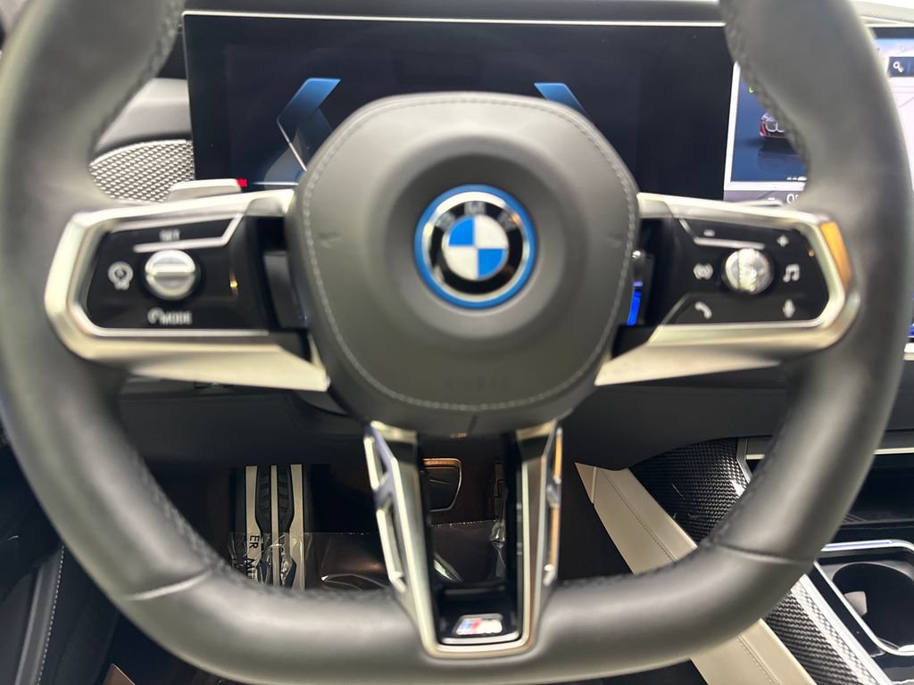 Used 2023 BMW i7 xDrive60 AWD/4WD image 55