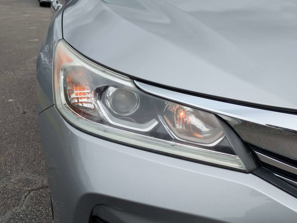 Used 2016 Honda Accord LX image 10