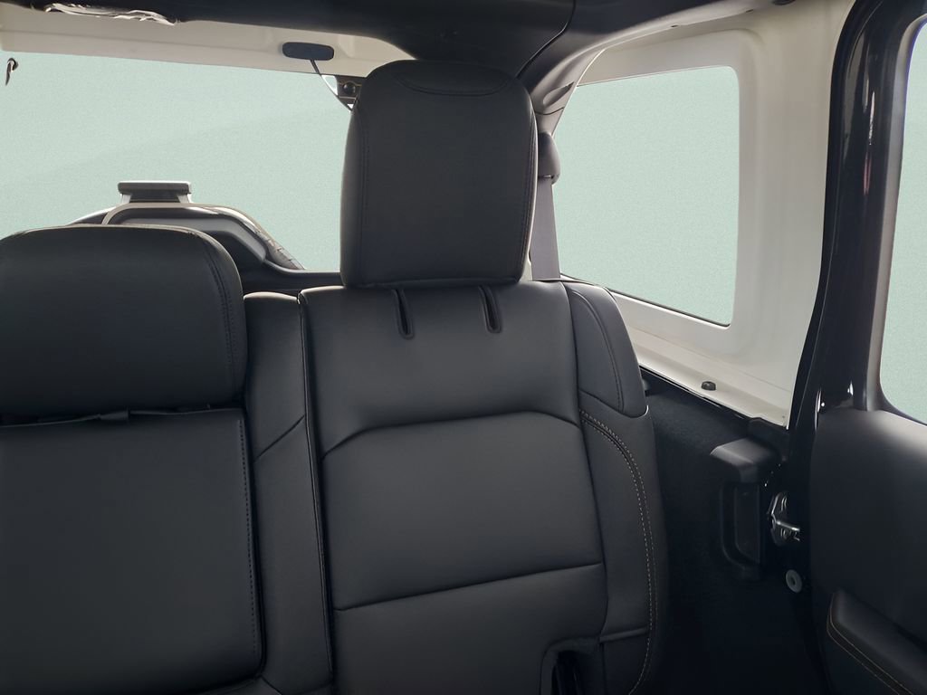 New 2025 Jeep Wrangler Unlimited Sahara AWD/4WD image 14