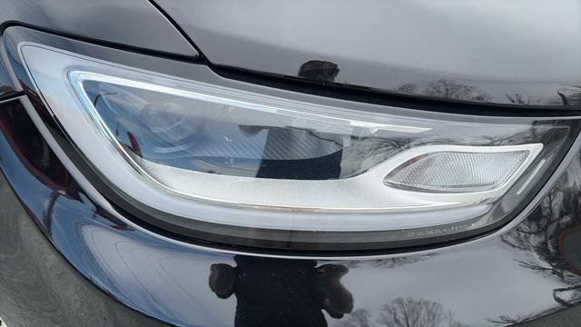 Used 2024 Chrysler Pacifica Touring-L image 10