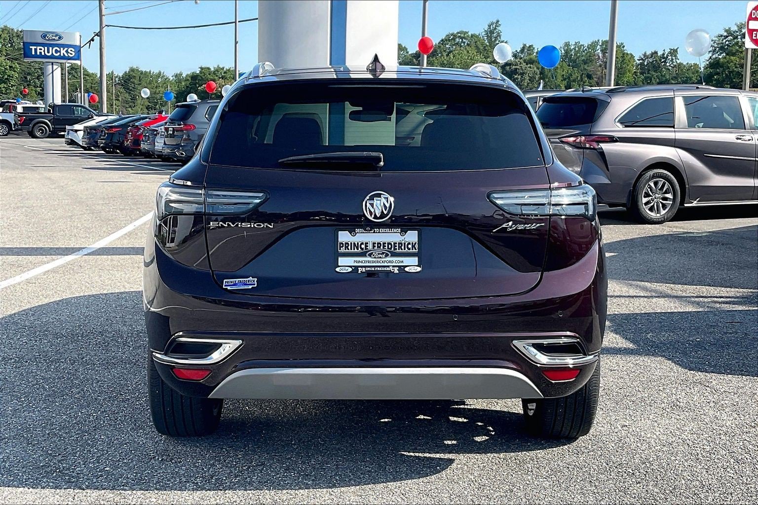 Used 2022 Buick Envision Avenir w/ Premium Seat Package FWD image 4