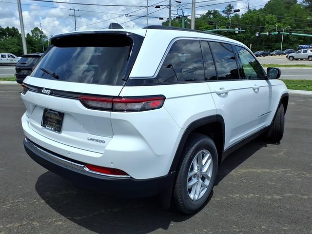 New 2026 Jeep Grand Cherokee Laredo w/ MOPAR Finishing Package AWD/4WD image 3