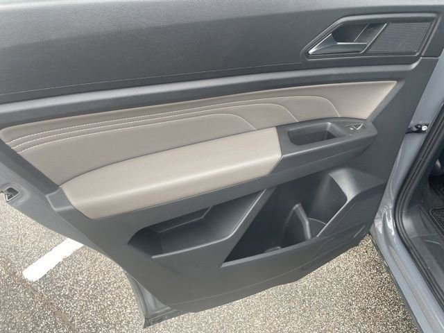 Used 2023 Volkswagen Atlas Cross Sport SEL R-Line image 30