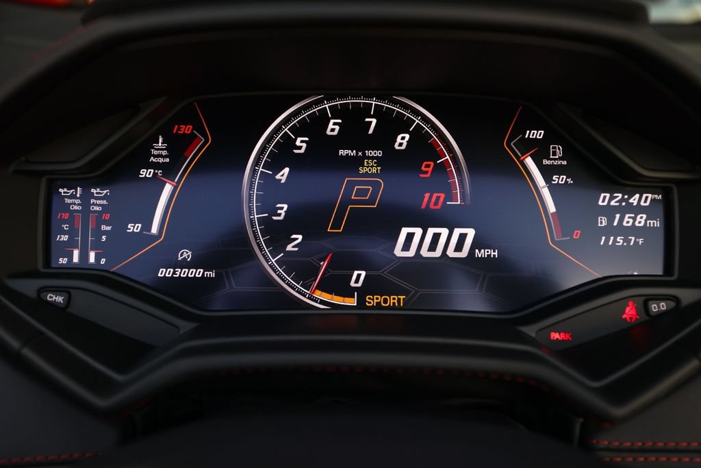 Used 2020 Lamborghini Huracan EVO RWD image 35