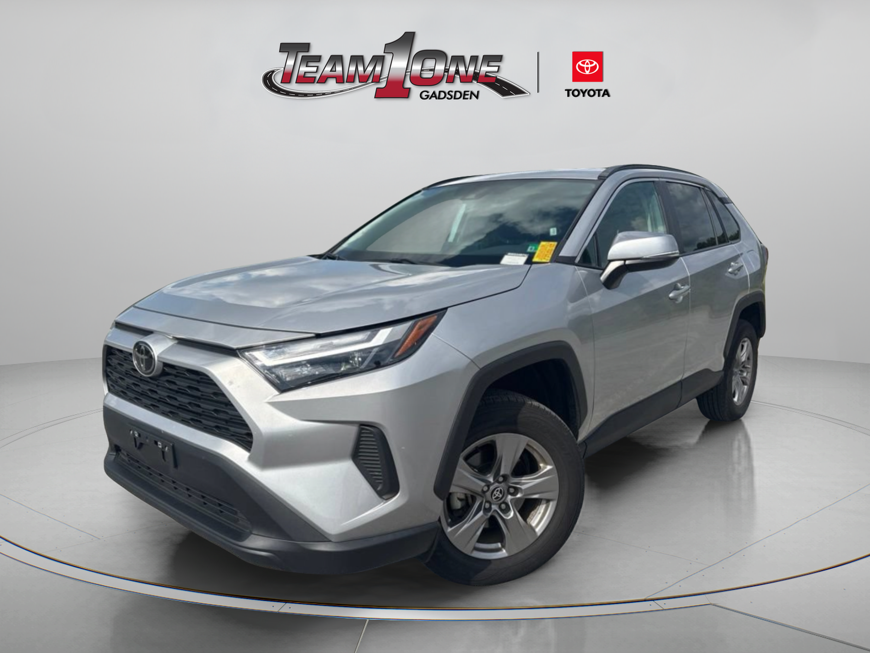 Used 2024 Toyota RAV4 XLE FWD image 4