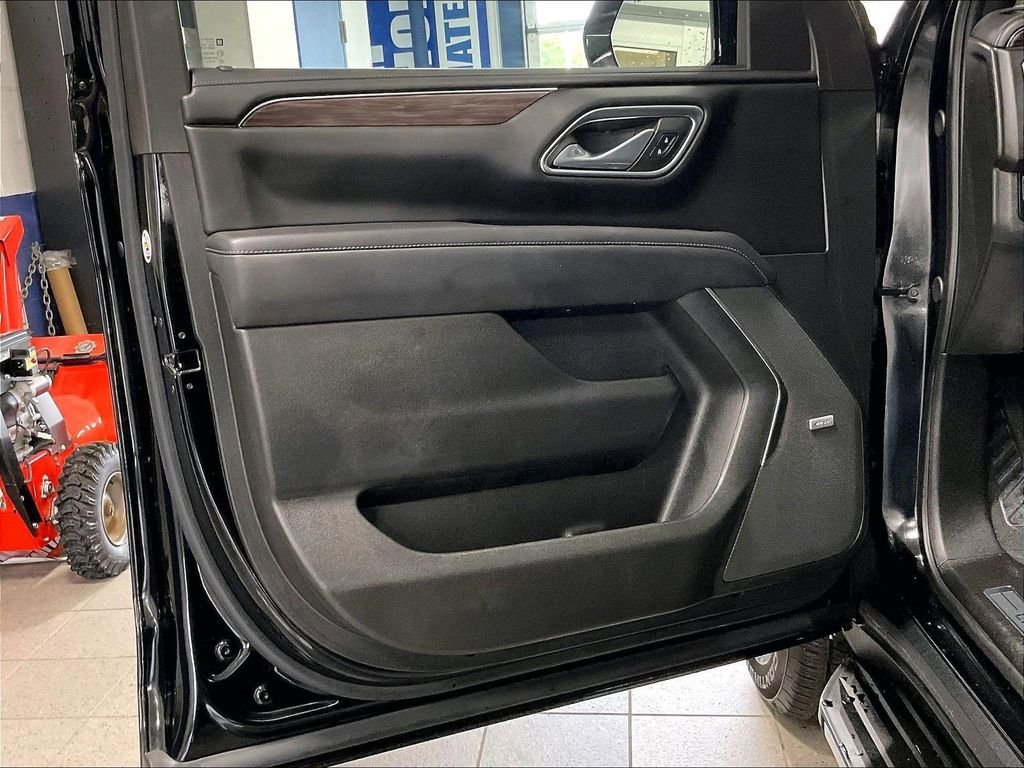Used 2023 Chevrolet Tahoe LT w/ LT Signature Plus Package AWD/4WD image 9
