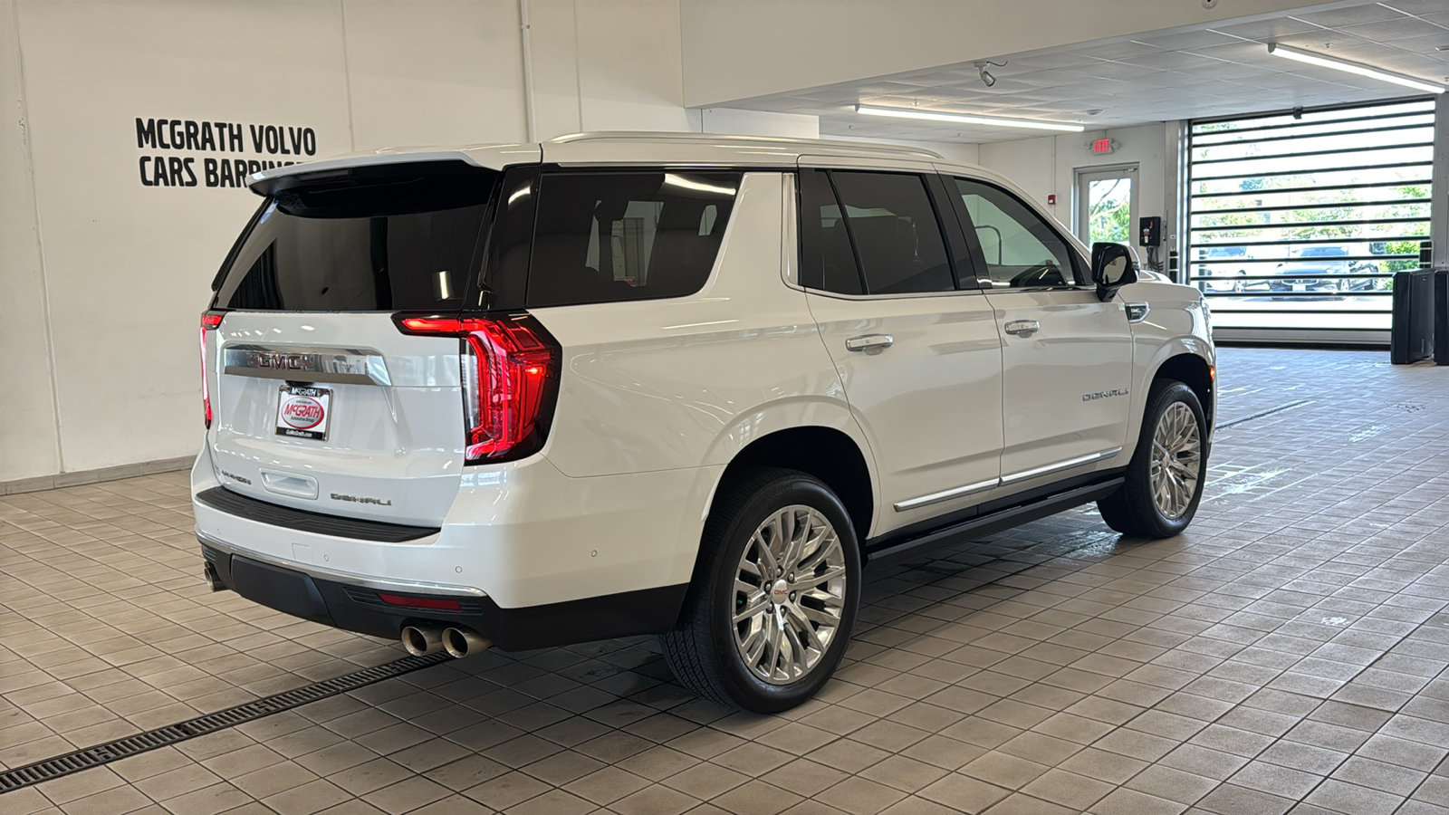 Used 2024 GMC Yukon Denali w/ Denali Reserve Package AWD/4WD image 5