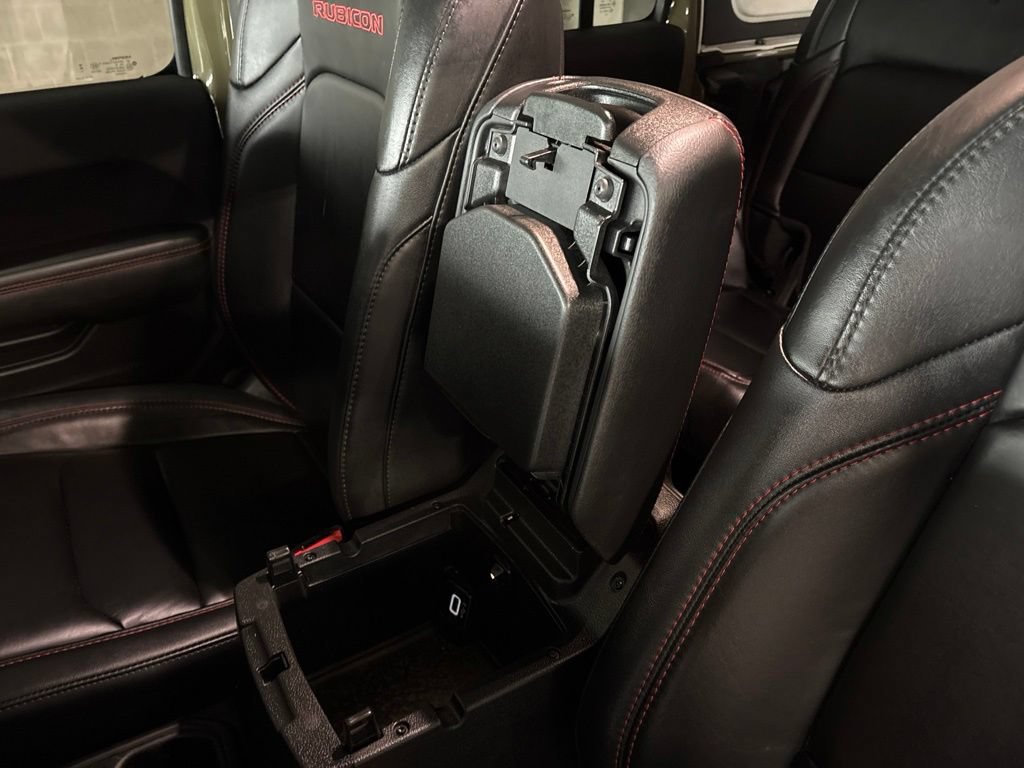 Used 2025 Jeep Wrangler Unlimited Rubicon AWD/4WD image 15