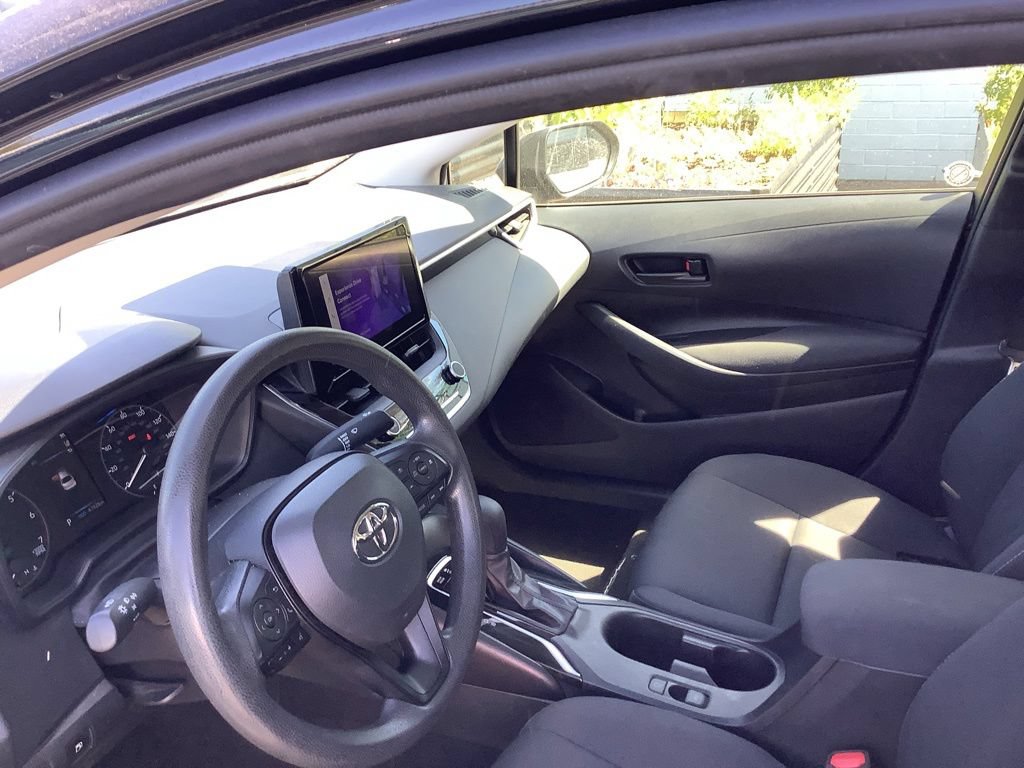 Certified 2025 Toyota Corolla LE FWD image 2