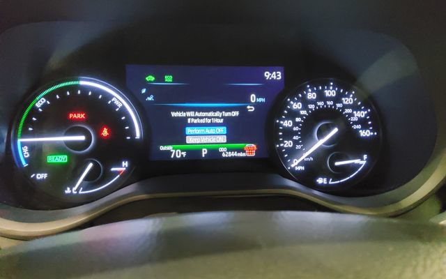 Used 2025 Toyota Sienna XLE FWD image 28