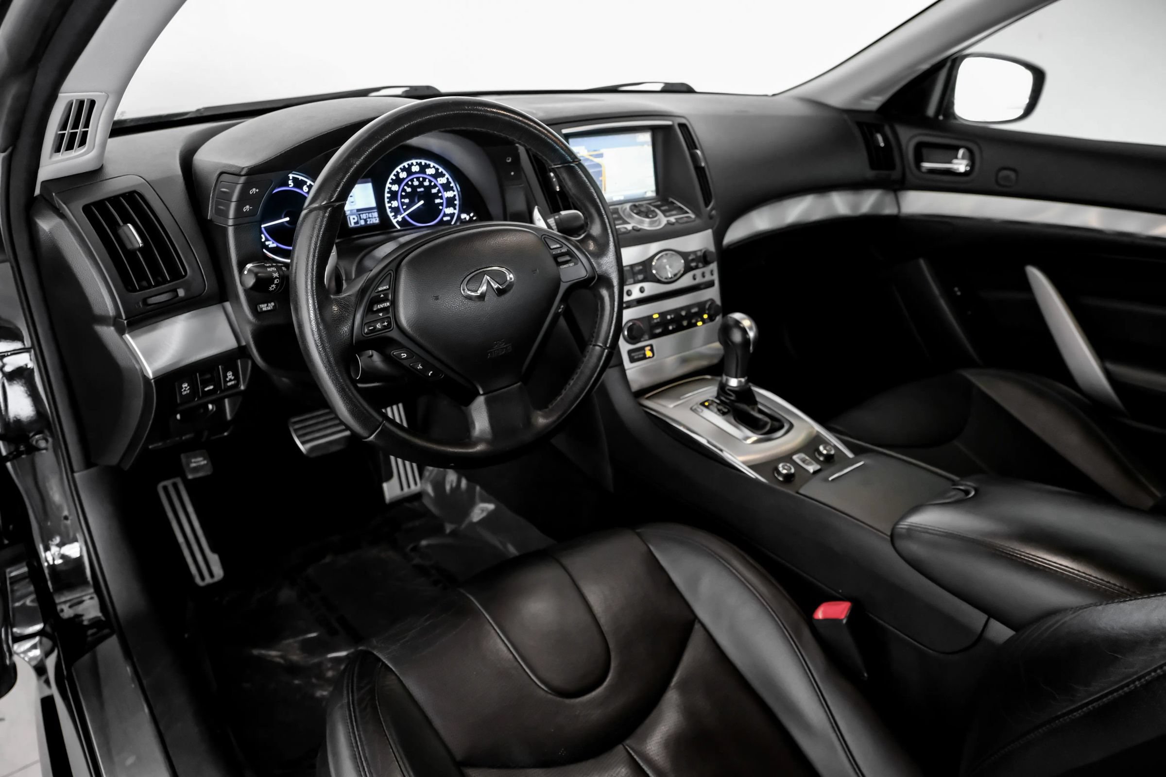 Used 2012 INFINITI G37 Convertible w/ Premium Pkg RWD image 2