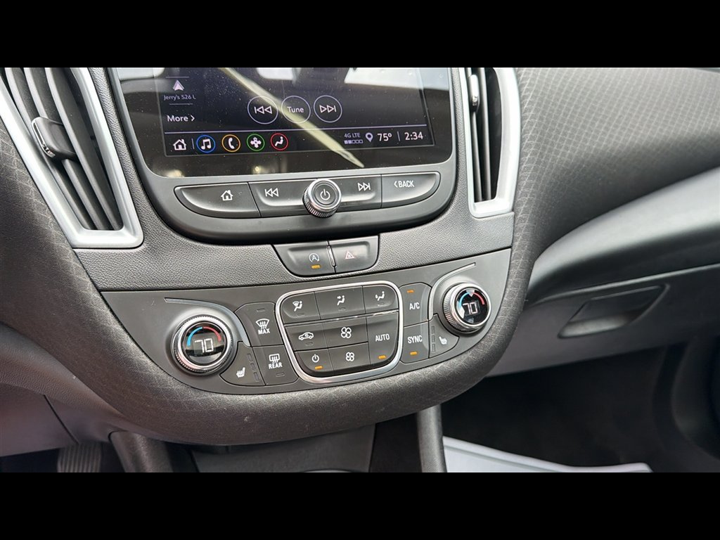Used 2022 Chevrolet Malibu LT FWD image 19