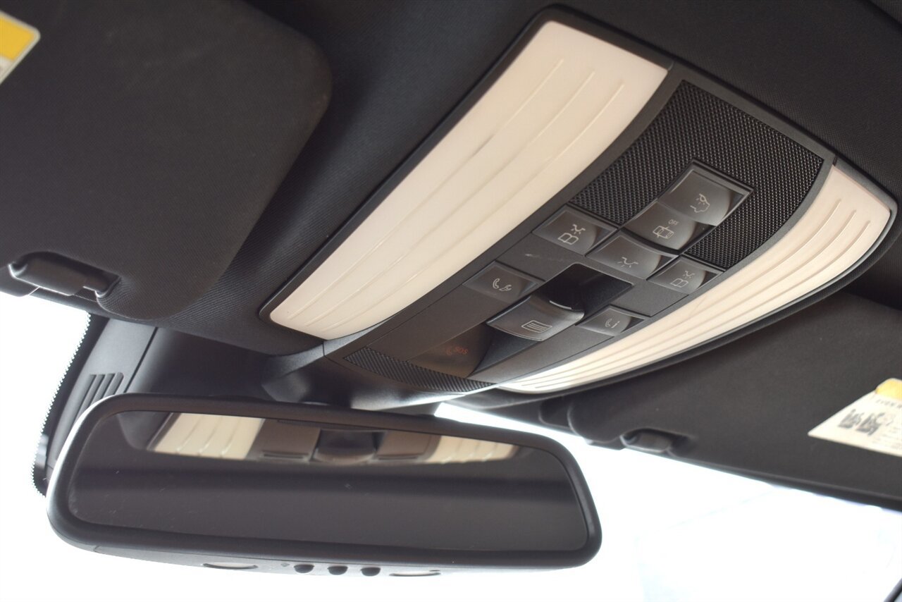 Used 2013 Mercedes-Benz E 350 BlueTEC Sedan image 20