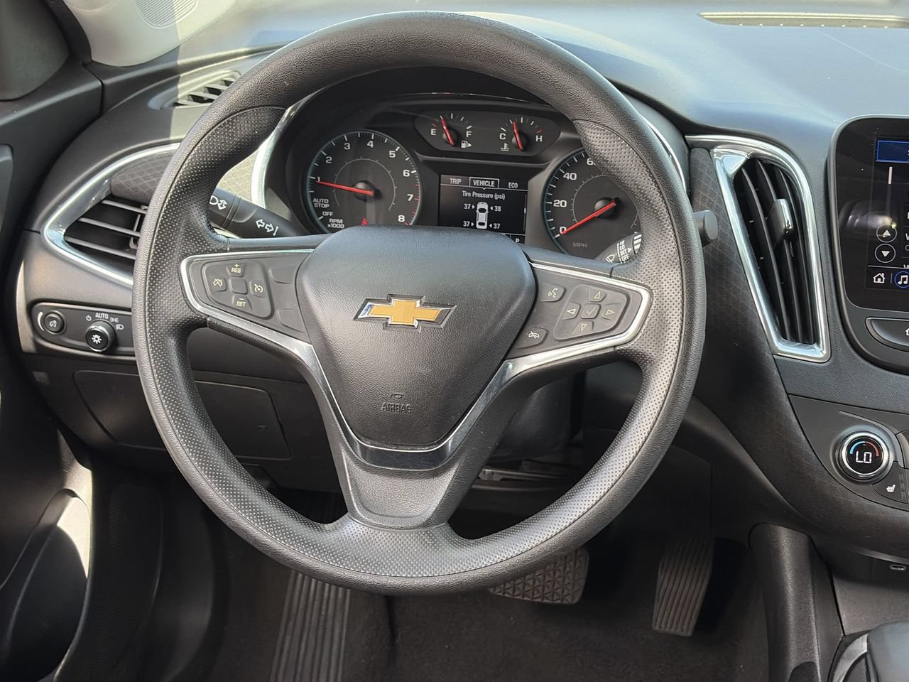 Used 2021 Chevrolet Malibu LT FWD image 13