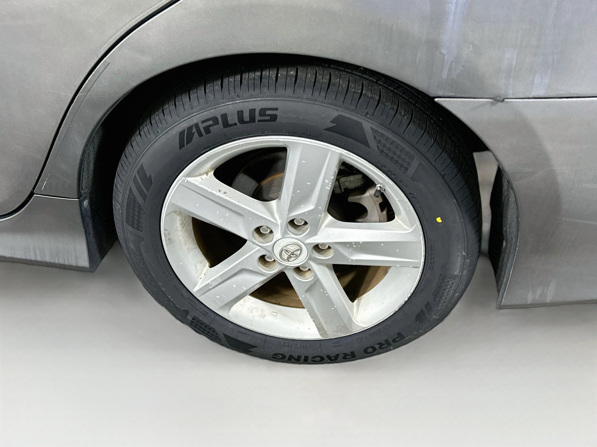 Used 2012 Toyota Camry SE FWD image 11