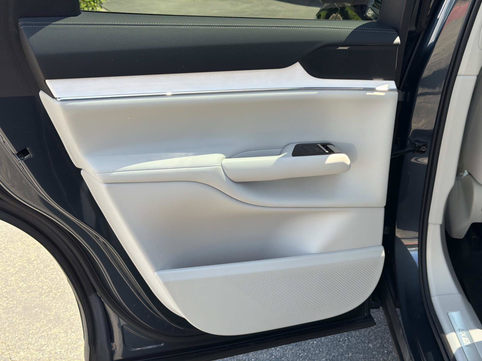 Certified 2025 Volvo EX90 Plus AWD/4WD image 19