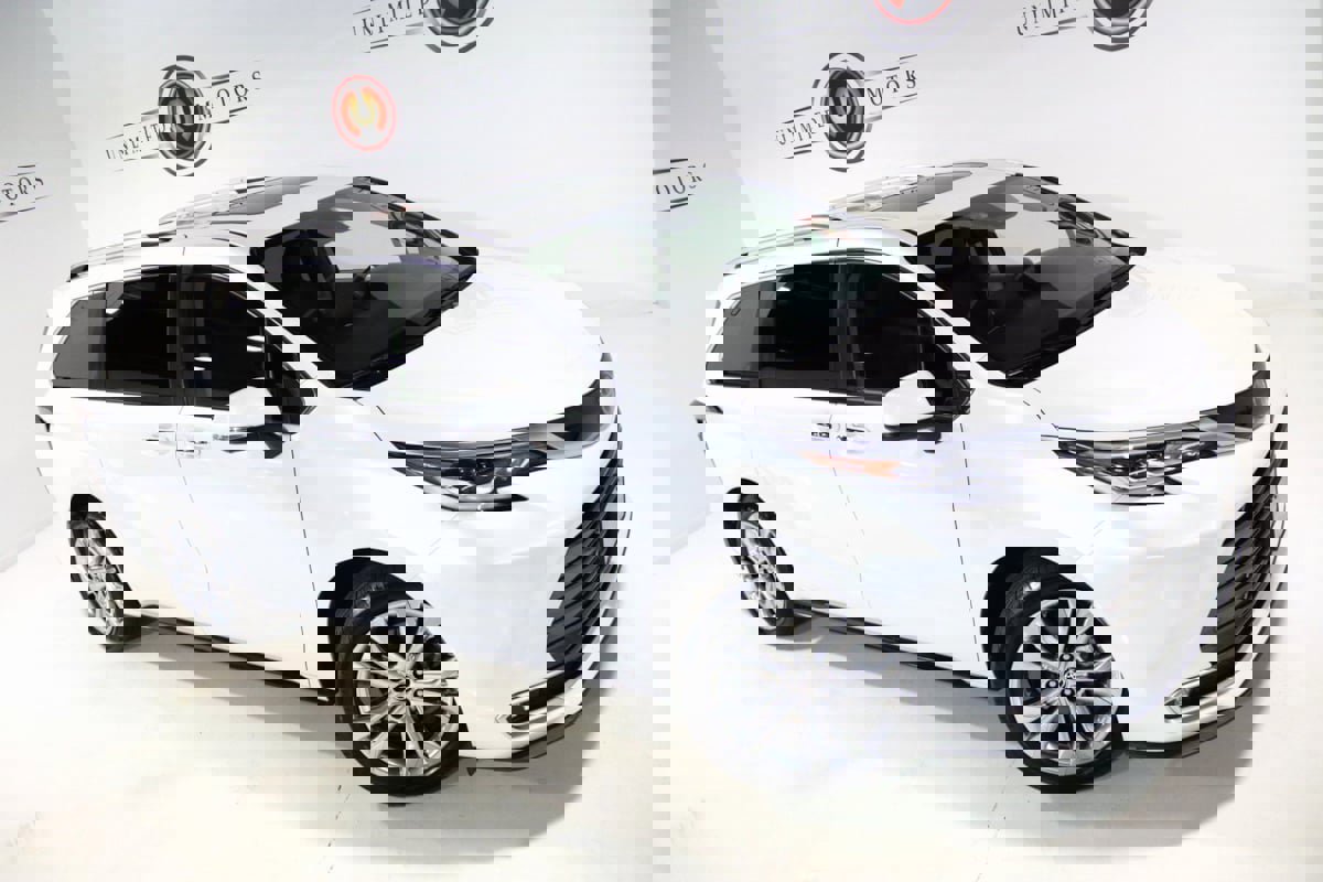 Used 2022 Toyota Sienna Platinum image 8