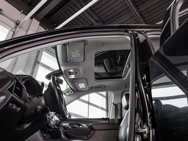 Used 2020 Chevrolet Traverse High Country image 9