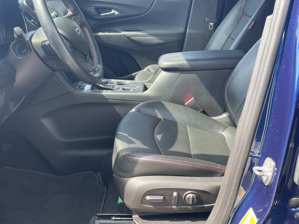 Used 2023 Chevrolet Equinox RS w/ RS Leather Package FWD image 16