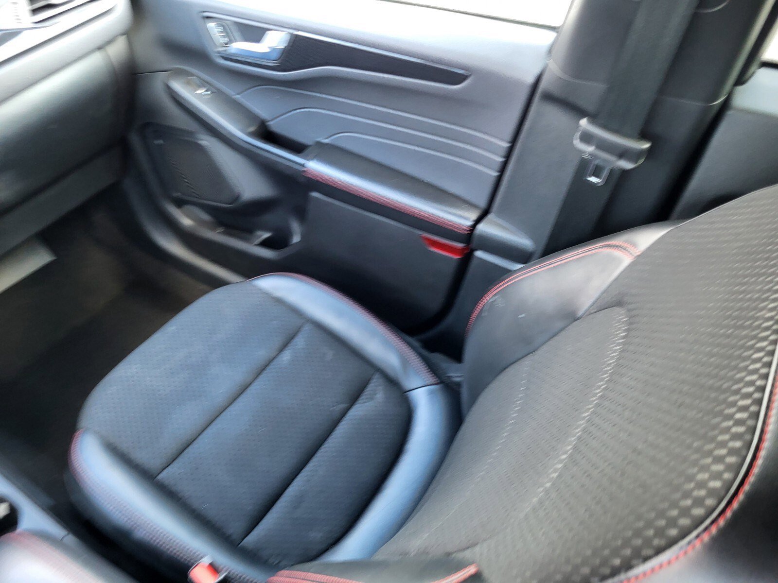 Used 2025 Ford Escape ST-Line FWD image 16