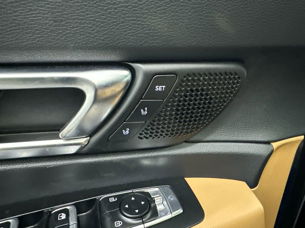 Used 2022 Kia Telluride SX w/ Towing Package image 12