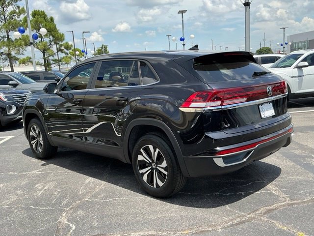New 2026 Volkswagen Atlas Cross Sport SE FWD image 5