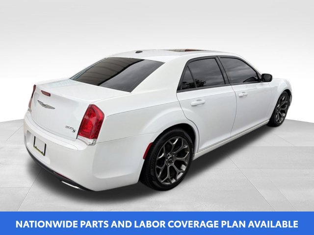 Used 2015 Chrysler 300 S RWD image 3