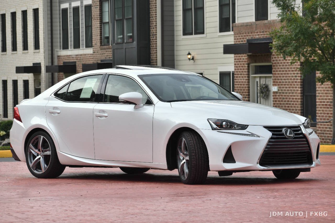 Used 2018 Lexus IS 300 AWD w/ Comfort Package image 4