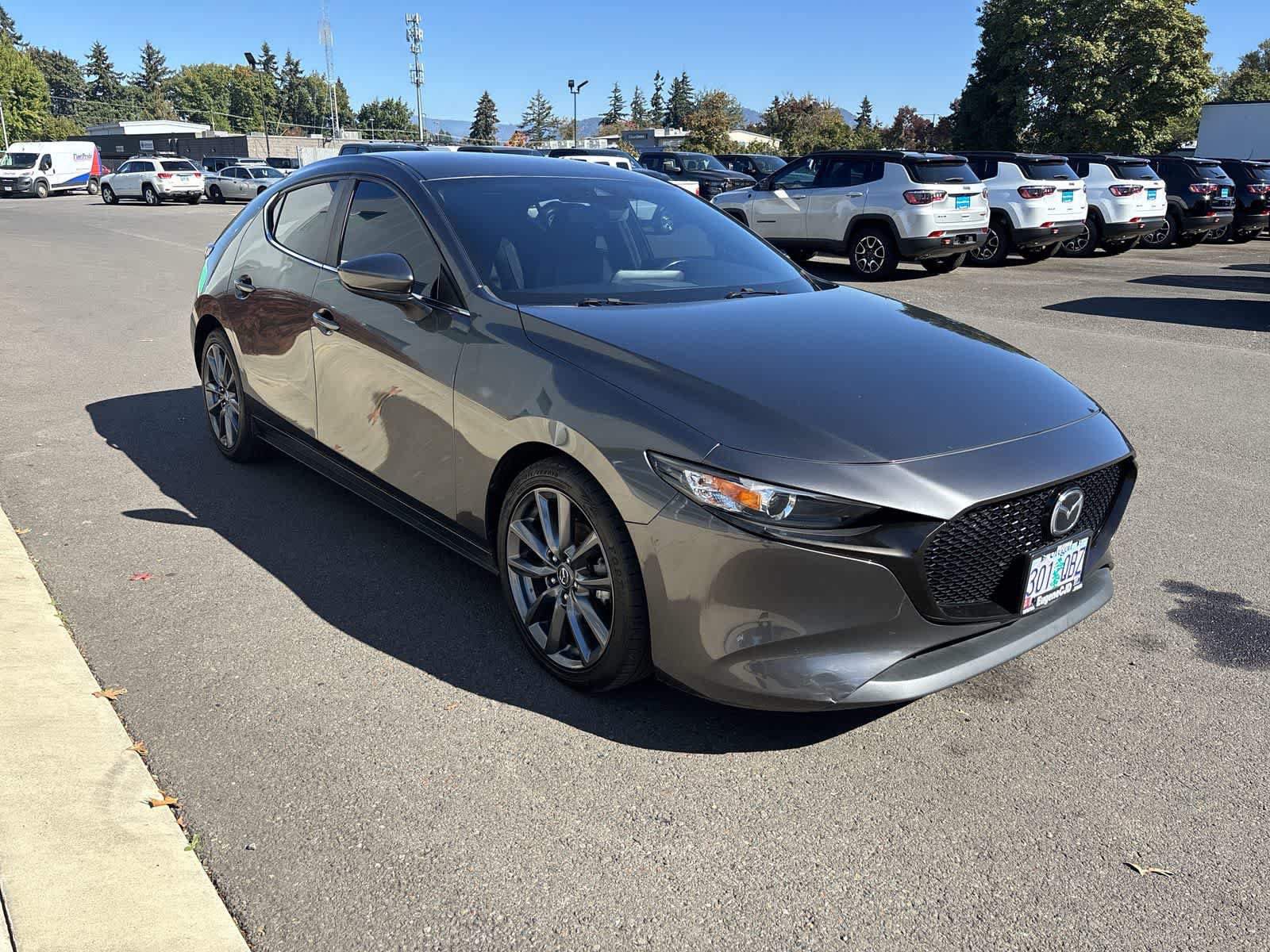 Used 2019 MAZDA MAZDA3 Hatchback w/ Preferred Package FWD image 5