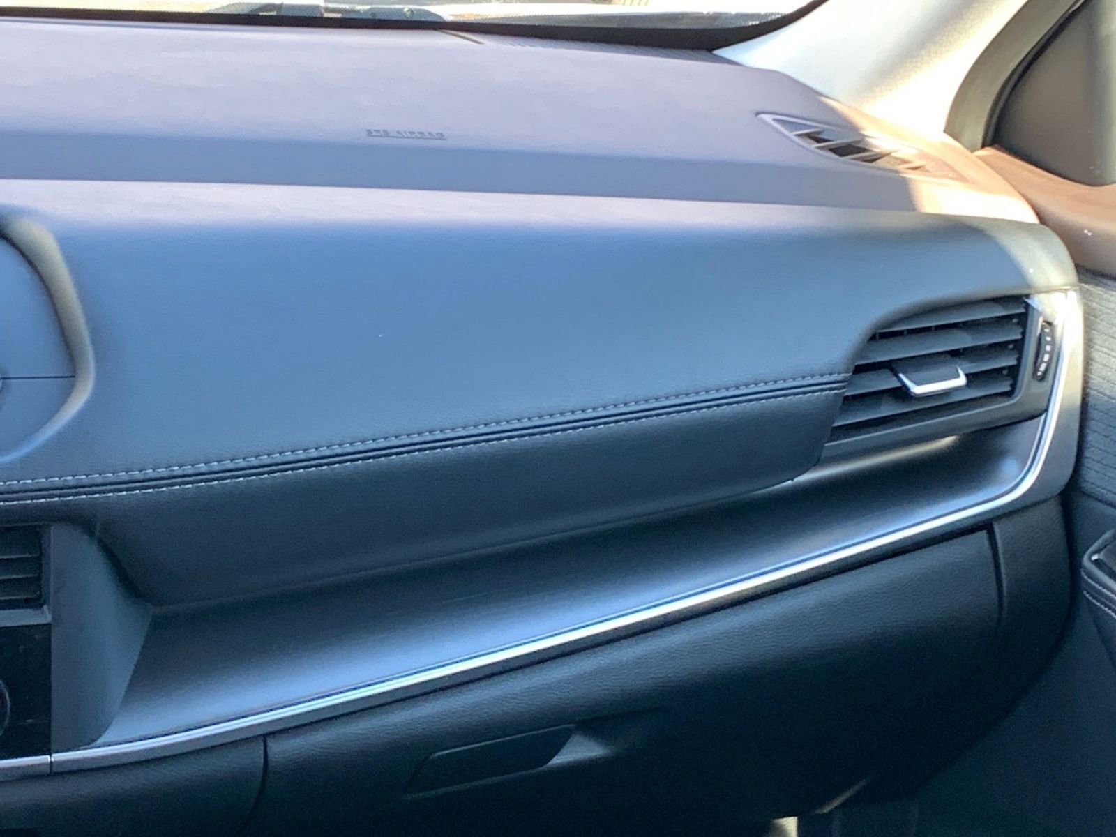 Used 2023 Nissan Rogue SV image 35