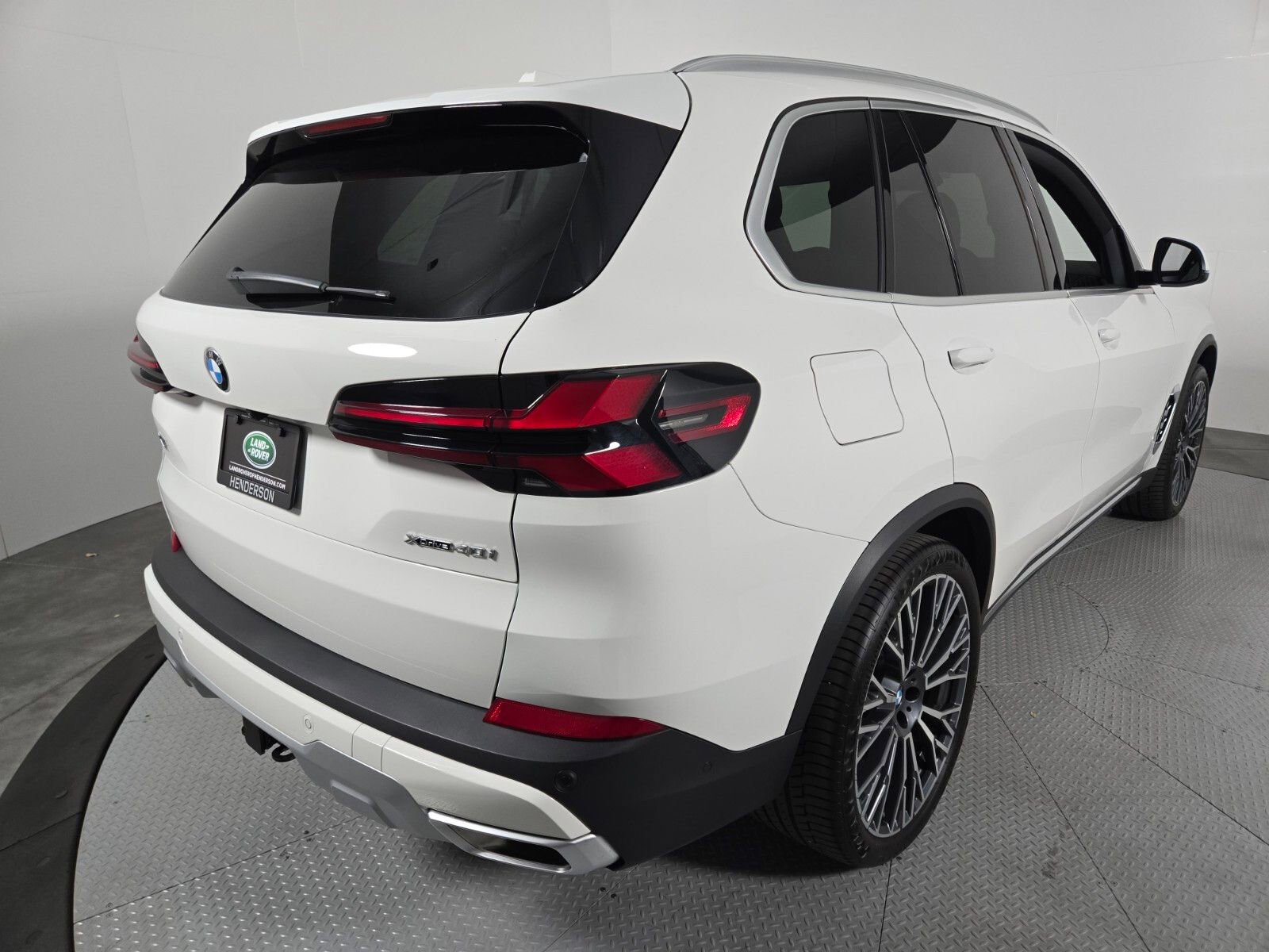 Used 2025 BMW X5 xDrive40i AWD/4WD image 2