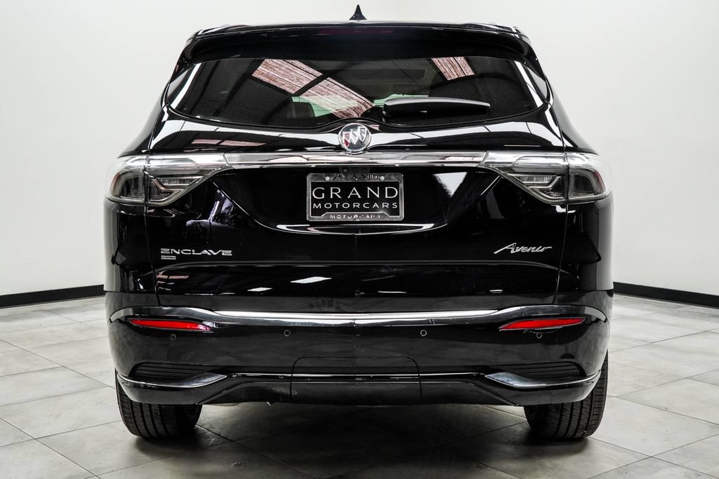 Used 2023 Buick Enclave Avenir w/ Avenir Technology Package AWD/4WD image 11