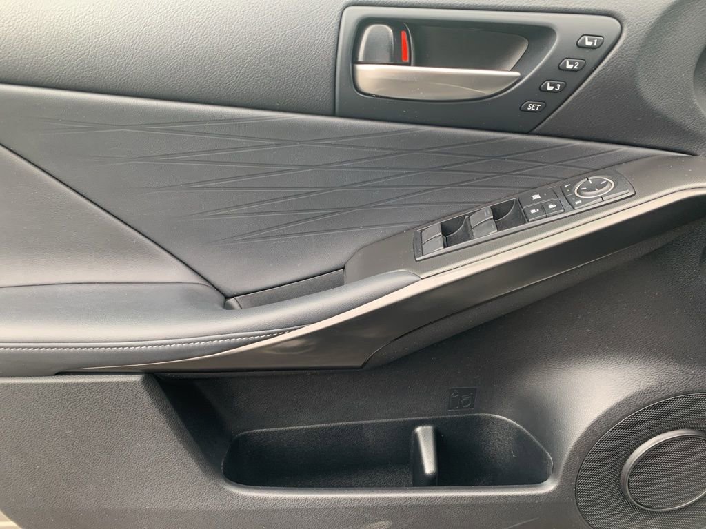 Used 2022 Lexus IS 350 F Sport w/ Memory Package image 11
